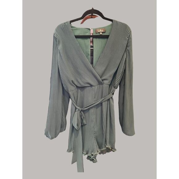 Lulus Romper Open Back Deep Cut Front Green Pleated Belted Medium Club Wear - Picture 1 of 7